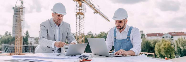 Bauplanung auf der Baustelle